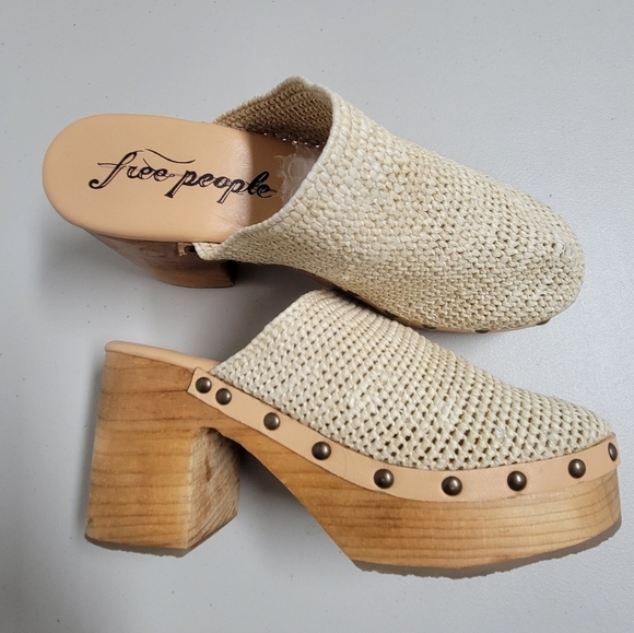 Free People Claudia Crochet Clogs Size 39. - Picture 1 of 13